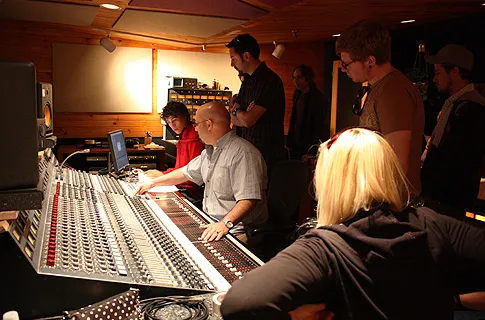 From the Floor to the World: How Muscle Shoals Turned Raw Talent Into Lasting Careers