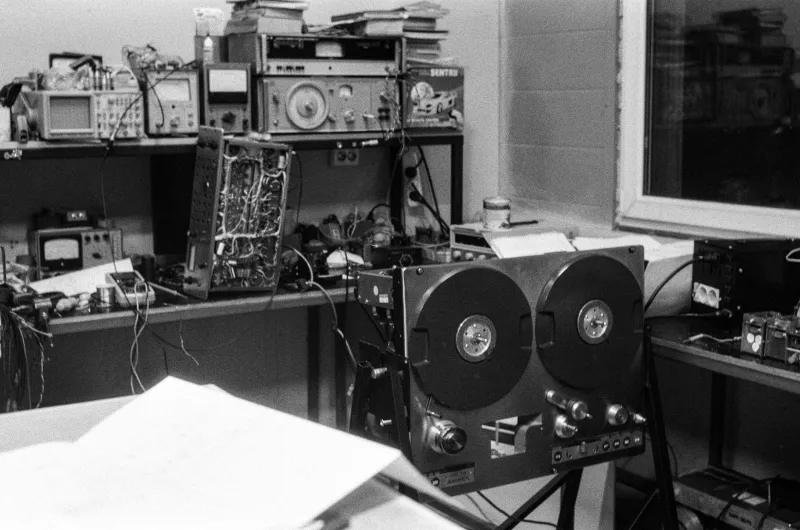 Less Gear, More Soul: How Muscle Shoals Proved That Limitations Are a Producer's Best Friend
